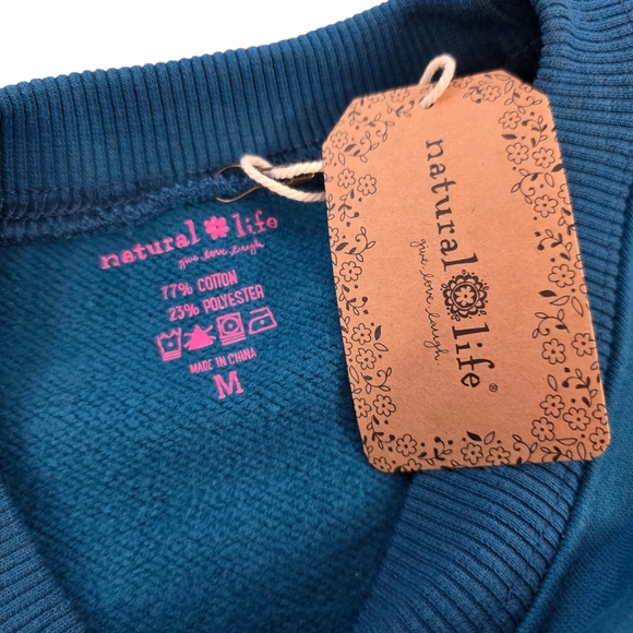 Natural Life Loved Embroidered Crewneck Sweatshirt Medium Teal Pink Hearts Boho - Picture 7 of 8